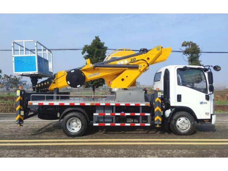 Isuzu 30-meter aerial work vehicle