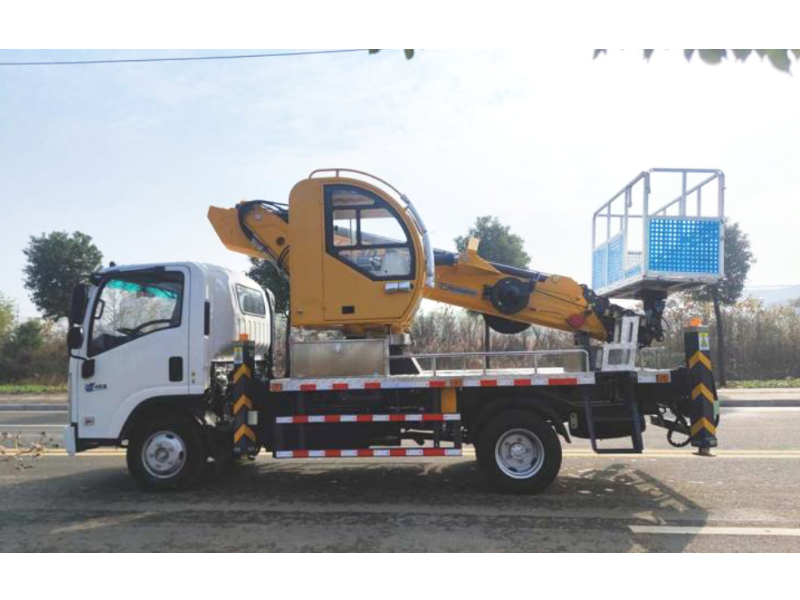 Isuzu 30-meter aerial work vehicle