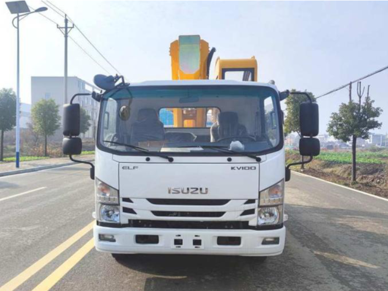 Isuzu 30-meter aerial work vehicle