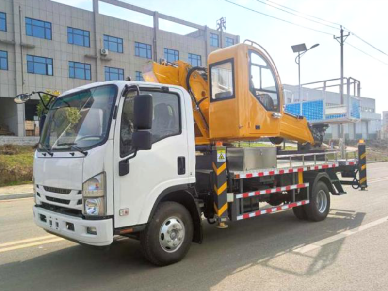 Isuzu 32-meter aerial work platform truck