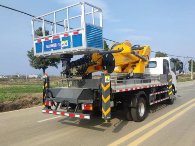 Isuzu 32-meter aerial work platform truck