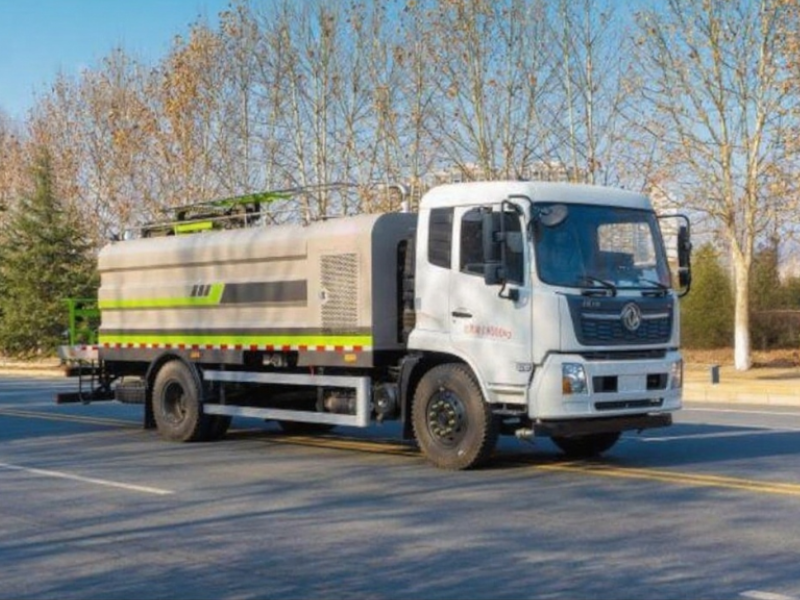 Dongfeng Tianjin Solar Photovoltaic Cleaning Vehicle