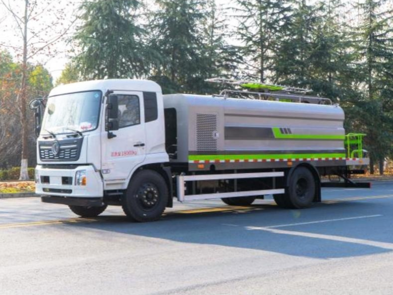 Dongfeng Tianjin Solar Photovoltaic Cleaning Vehicle