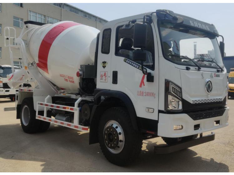 Dongfeng S600 single-axle 4x2 mixer truck