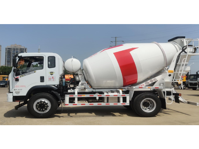 Dongfeng S600 single-axle 4x2 mixer truck