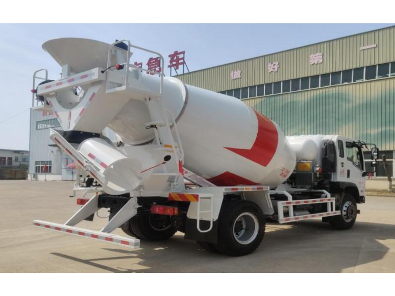 Dongfeng S600 single-axle 4x2 mixer truck