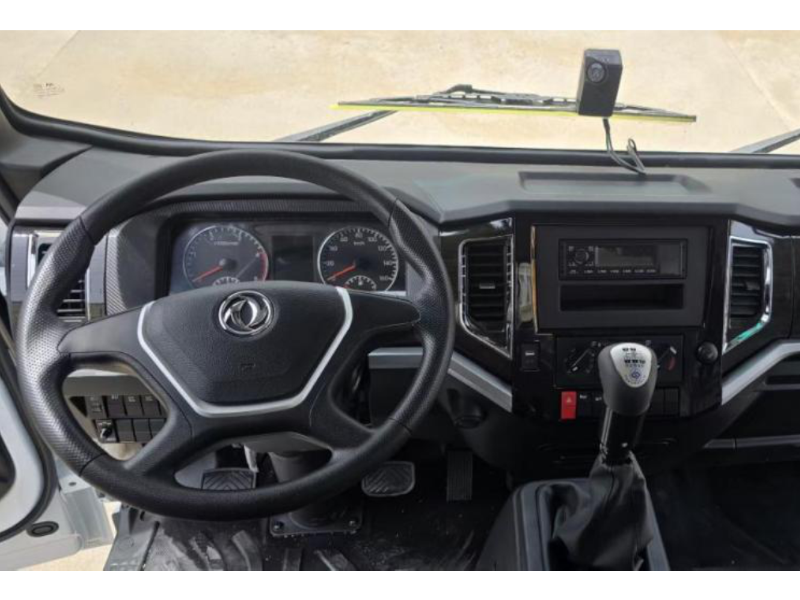 Dongfeng S600 single-axle 4x2 mixer truck