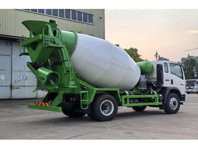 Shagang Haowo 4X2 single-axle mixer truck