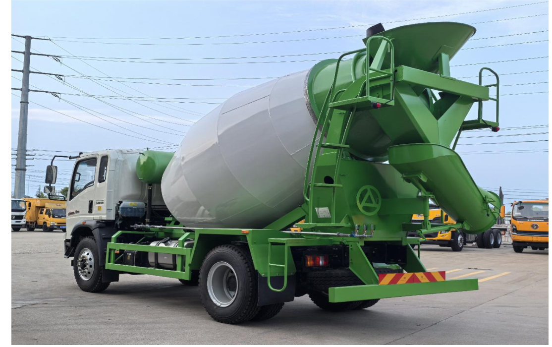 Shagang Haowo 4X2 single-axle mixer truck