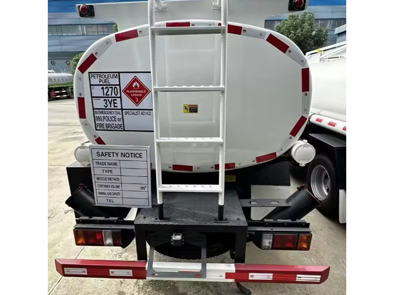 ISUZU 5-cubic mobile refueling vehicle with a capacity of 5000L