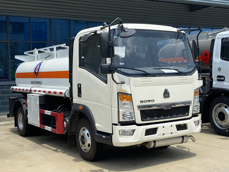 Haworth 5000-liter 4x2 drive-wheel fuel transportation tanker truck