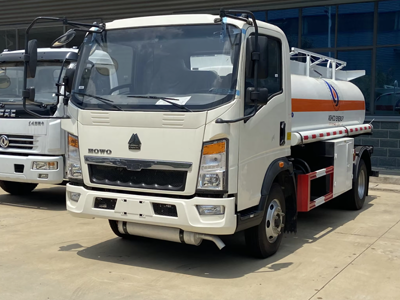 Haworth 5000-liter 4x2 drive-wheel fuel transportation tanker truck