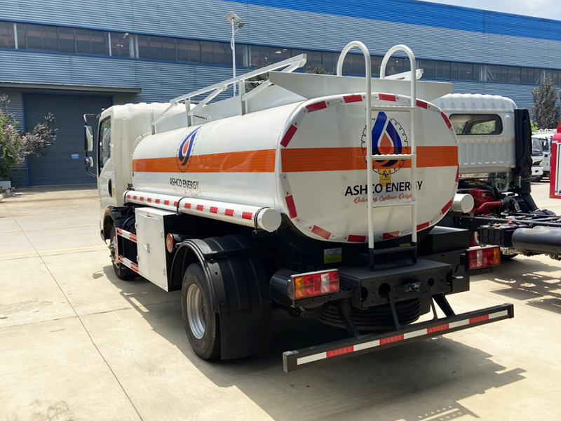 Haworth 5000-liter 4x2 drive-wheel fuel transportation tanker truck