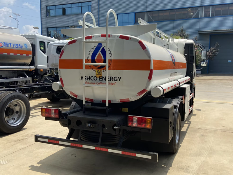 Haworth 5000-liter 4x2 drive-wheel fuel transportation tanker truck