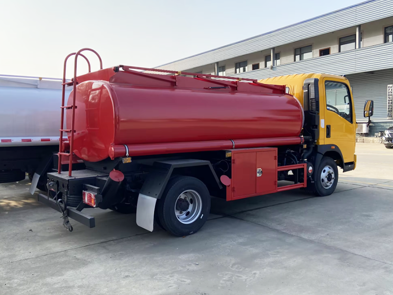 Haworth 5000-liter 4x2 drive-wheel fuel transportation tanker truck