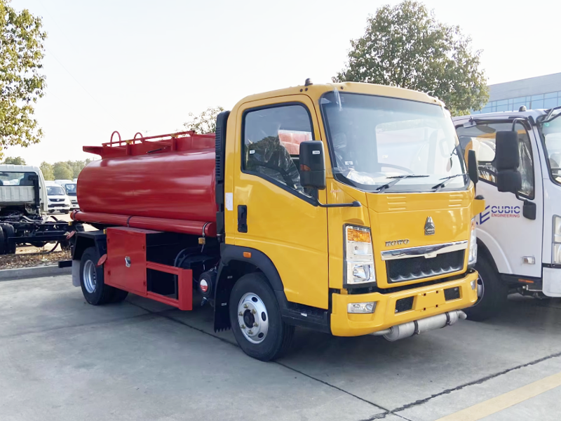 Haworth 5000-liter 4x2 drive-wheel fuel transportation tanker truck