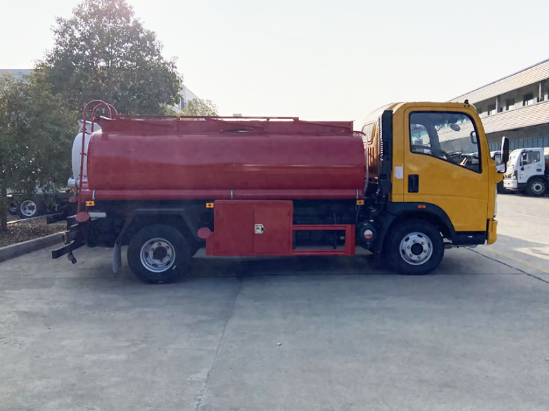 Haworth 5000-liter 4x2 drive-wheel fuel transportation tanker truck
