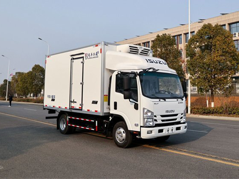 ISUZU kv100 refrigerated truck