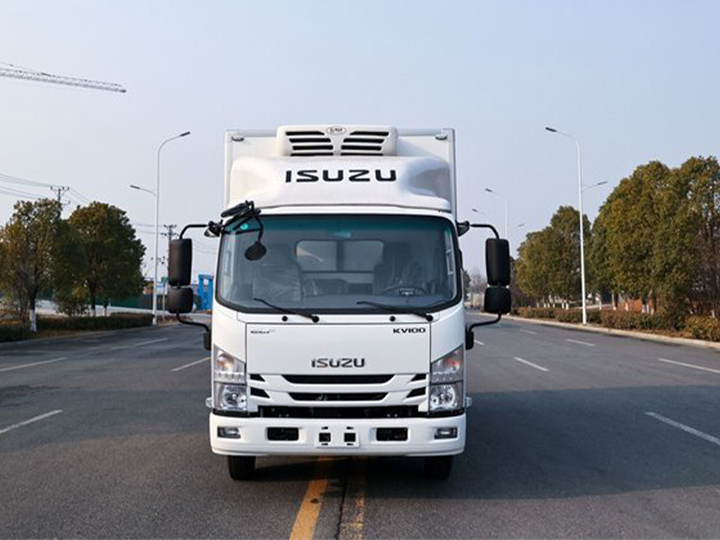ISUZU kv100 refrigerated truck