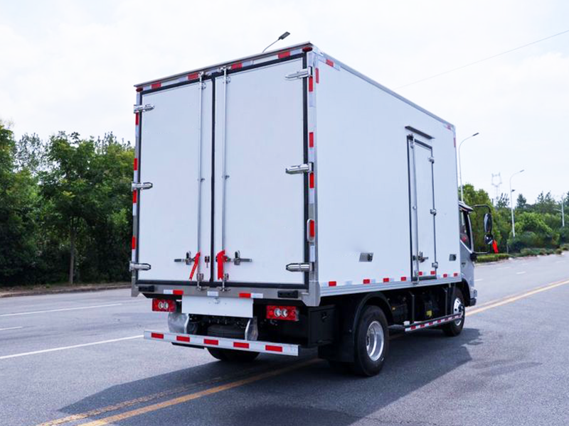 Futian Oerlikon refrigerated truck