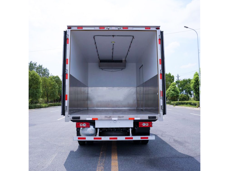 Futian Oerlikon refrigerated truck