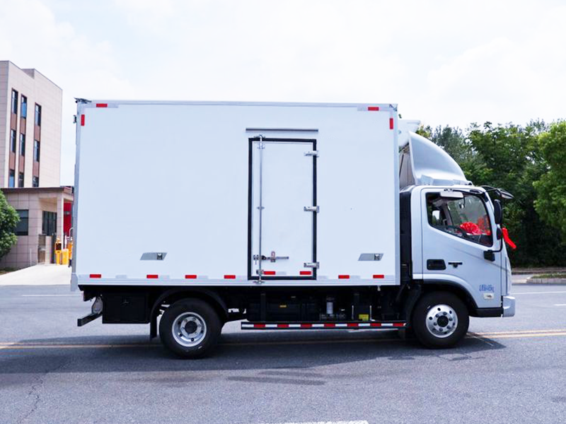 Futian Oerlikon refrigerated truck