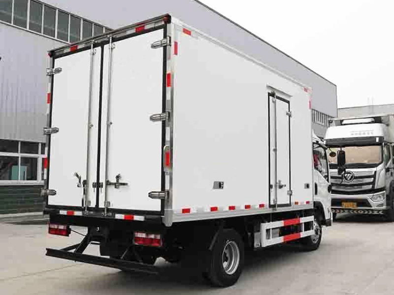 Geely's long-range electric refrigerated truck with extended battery life