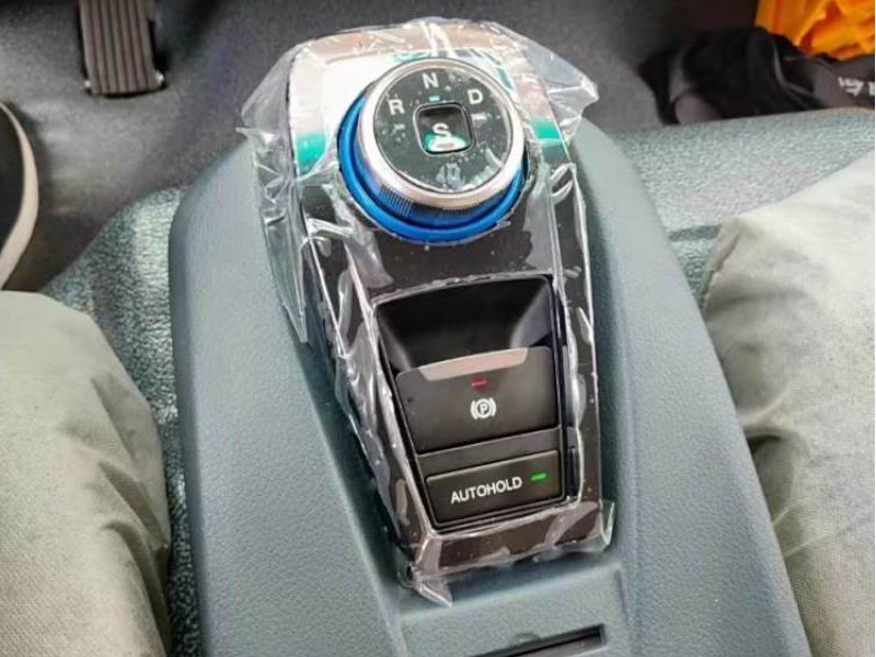 Geely's long-range electric refrigerated truck with extended battery life