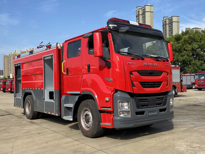 ISUZU Little Giant 4X2 7000-liter Fire Engine