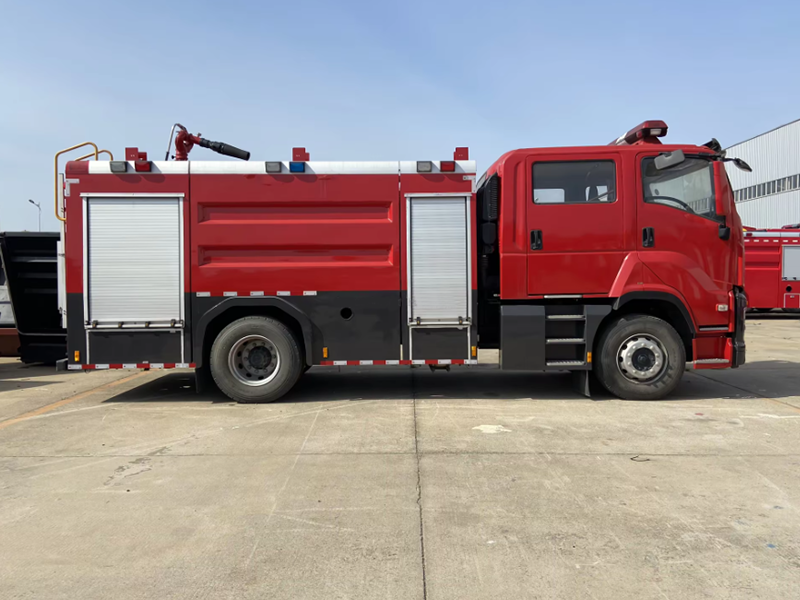 ISUZU Little Giant 4X2 7000-liter Fire Engine