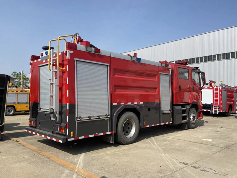 ISUZU Little Giant 4X2 7000-liter Fire Engine