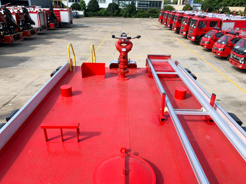 ISUZU Little Giant 4X2 7000-liter Fire Engine