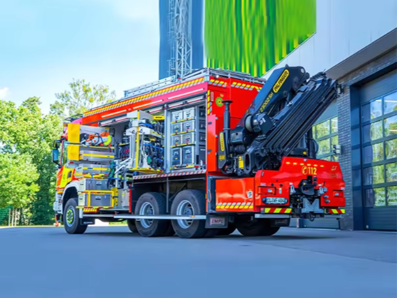 Heavy-duty fire truck - 12,000 liters, 6x4 water tank fire-fighting vehicle