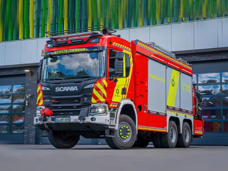Heavy-duty fire truck - 12,000 liters, 6x4 water tank fire-fighting vehicle