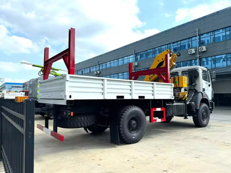 Beibun Full-Drive 4x4 Crane Truck - 10 Ton Folding Boom
