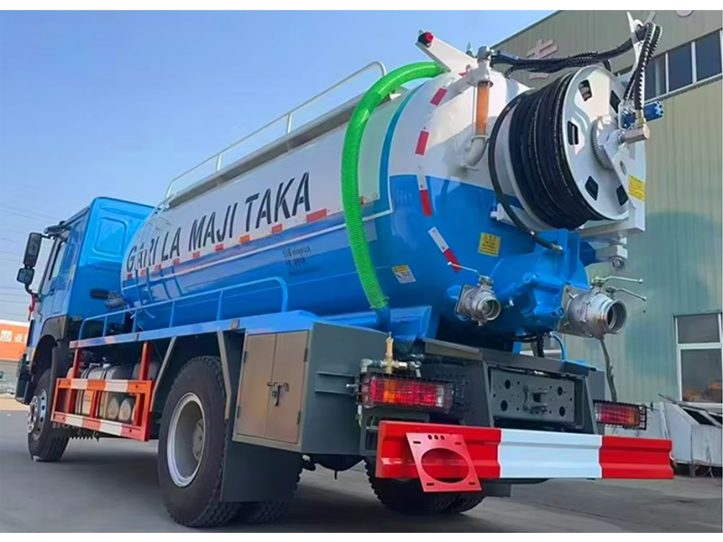 Shagang 4X2 sewage truck with a capacity of 12 cubic meters