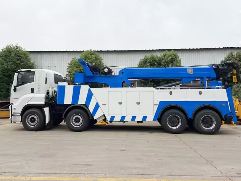 ISUZU 8x4 drive 40-ton diesel rescue vehicle