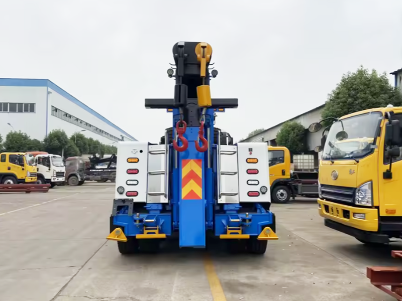 ISUZU 8x4 drive 40-ton diesel rescue vehicle