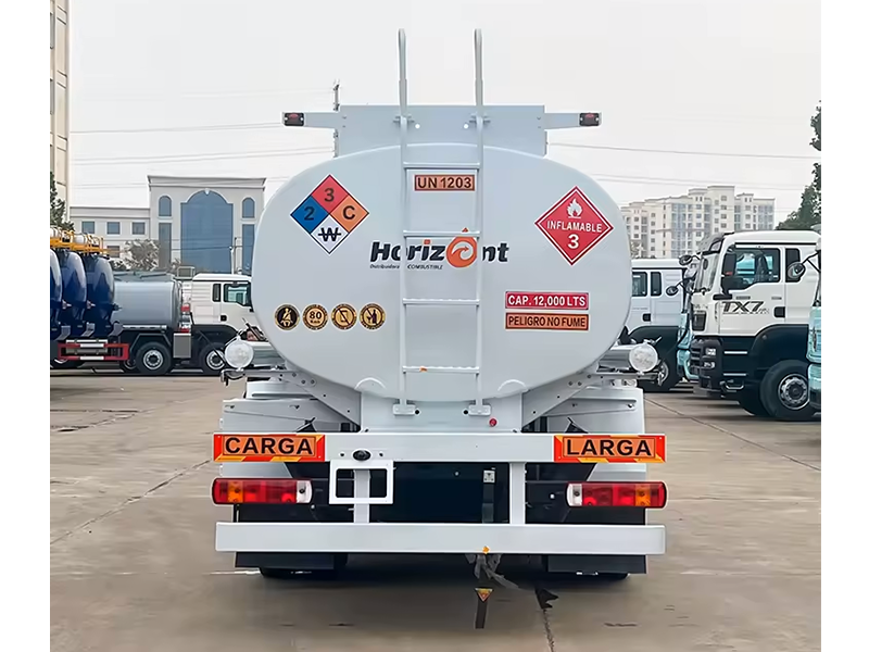 Personnalisation personnalisée FAW 4X2 conduite gauchedroite 12000L camion à huile avec moteur diesel Yuchai et pompe