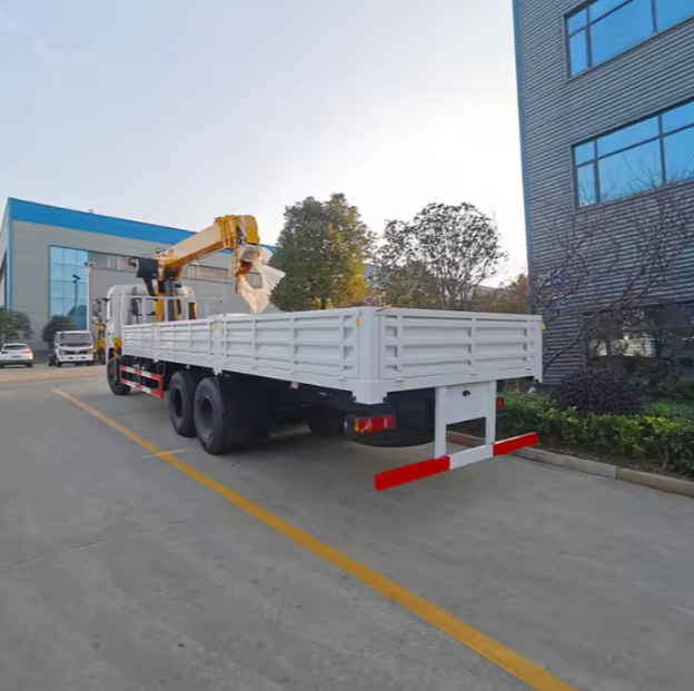 DF 6x4 10-ton crane truck, 260HP, Euro III, 10-ton, 4-section boom, crane truck