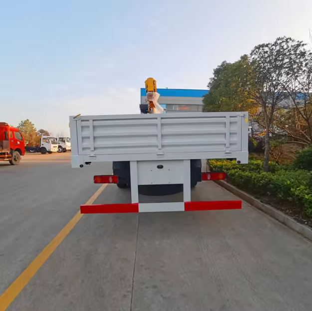 DF 6x4 10-ton crane truck, 260HP, Euro III, 10-ton, 4-section boom, crane truck