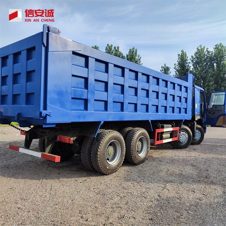 HOWO 371 8X4 Dump Truck