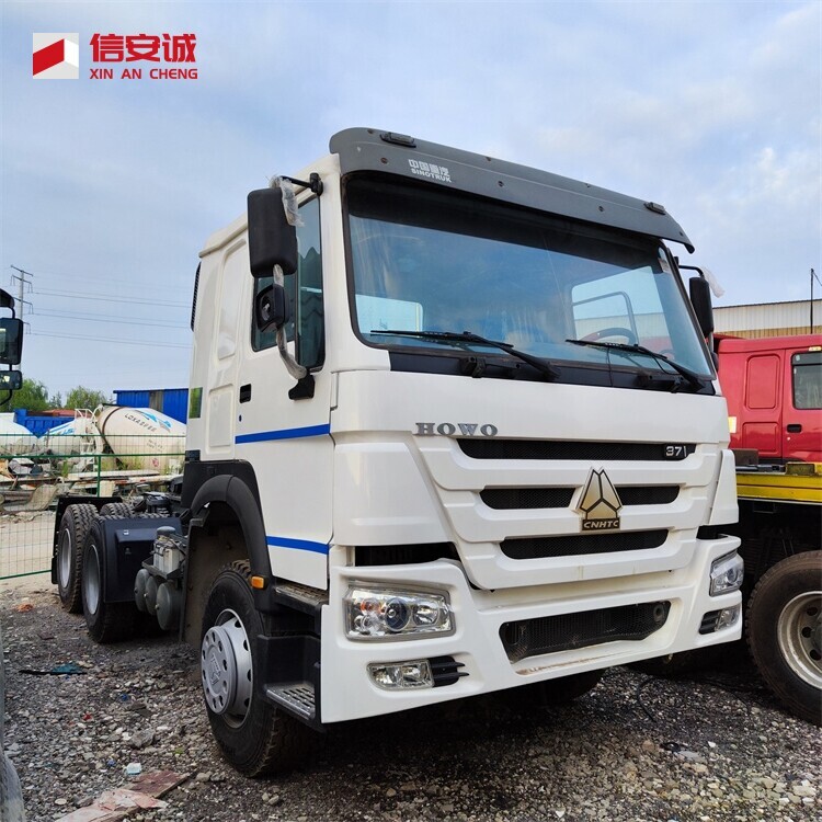 Sinotruk Howo 371 6X4 Tractor Truck