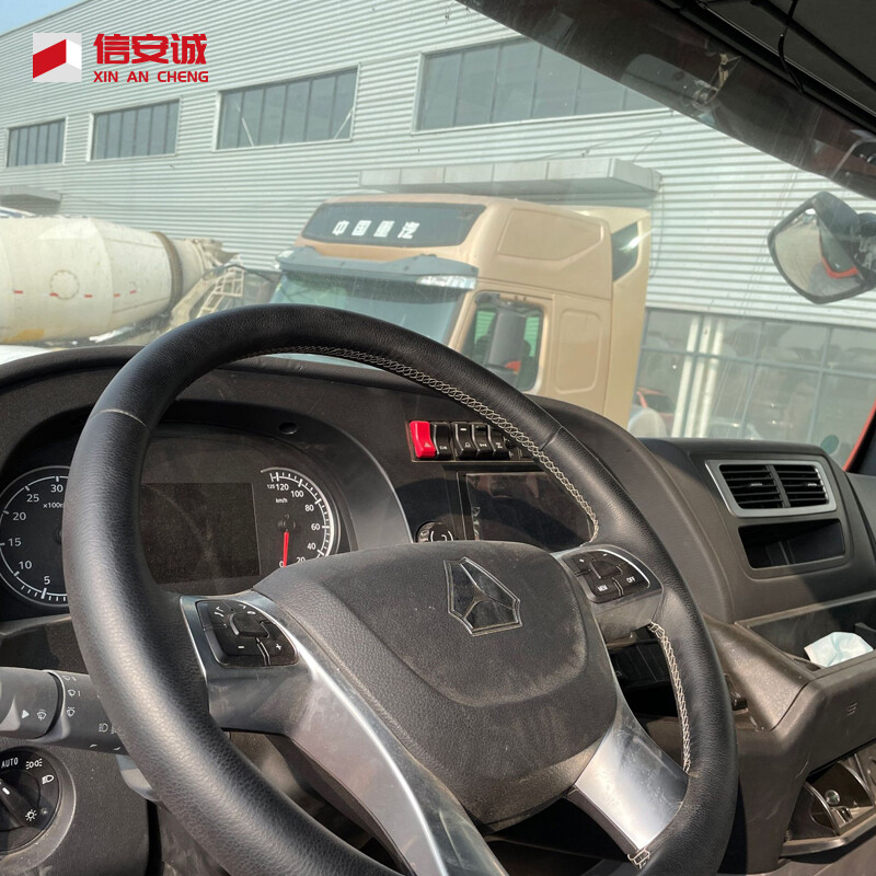 Export Sinotruk C7H heavy truck 440 HP 6X4 Tractor CNG Tractor