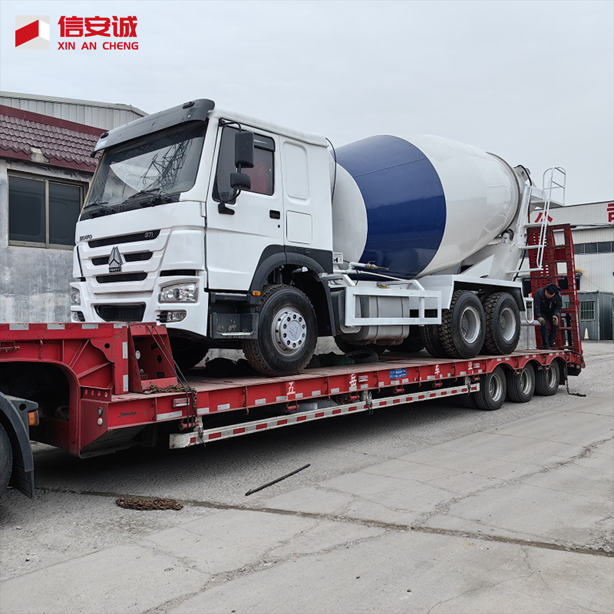 Export Sinotruk Howo 371 64 Concrete Mixer Truck