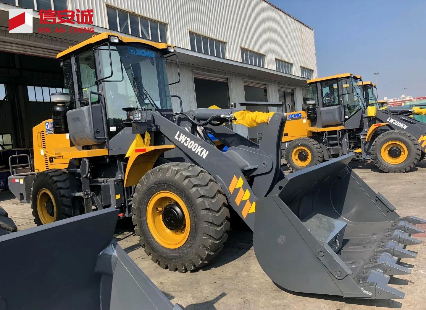 5-ton and 3-ton loaders