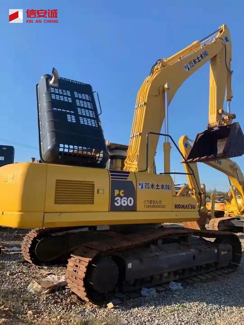 Used tracked excavators