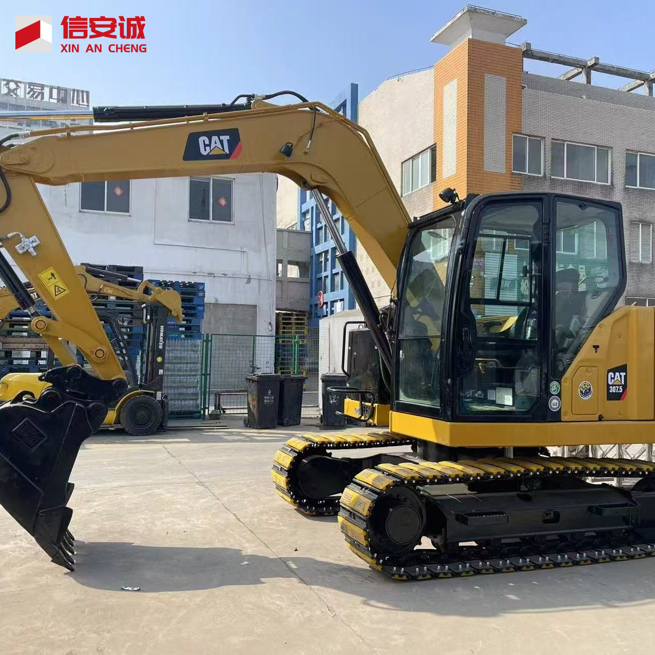 Caterpillar excavators made in Japan