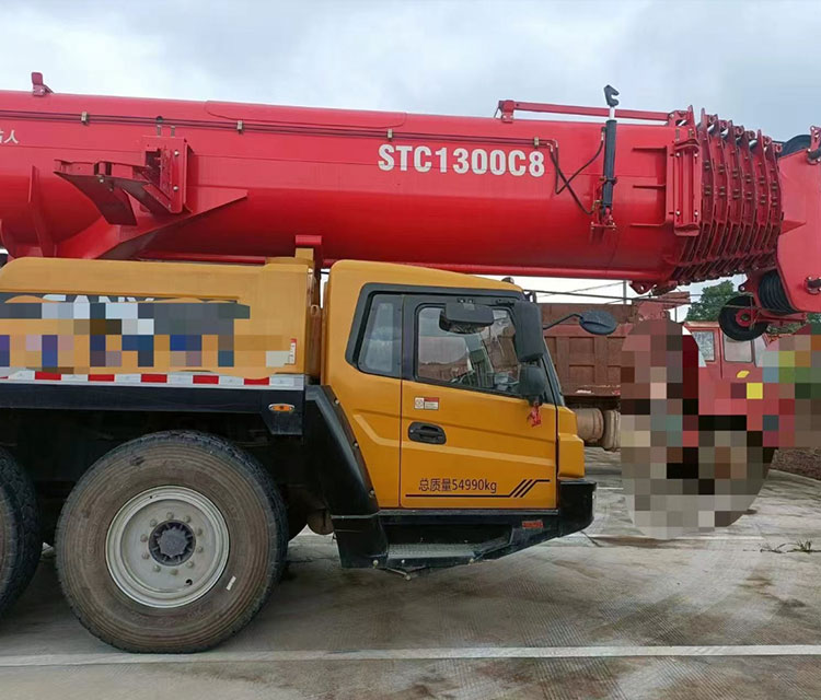 Construction Machinery Lifting Equipment 130Ton Truck Crane