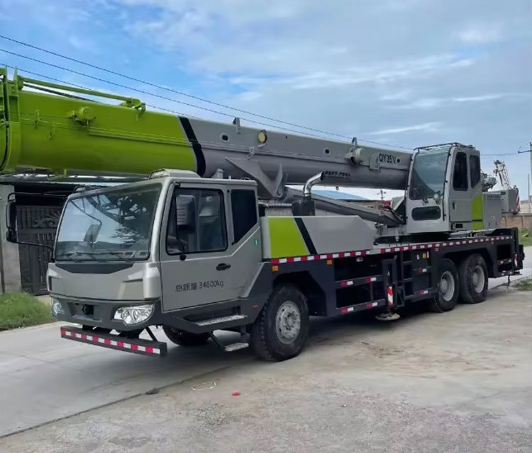 2019 Years 35t Second-hand Heavy Lift Construction Crane 